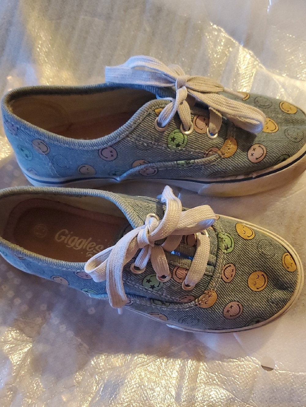 Giggles Smiley Print Sneakers Size 13